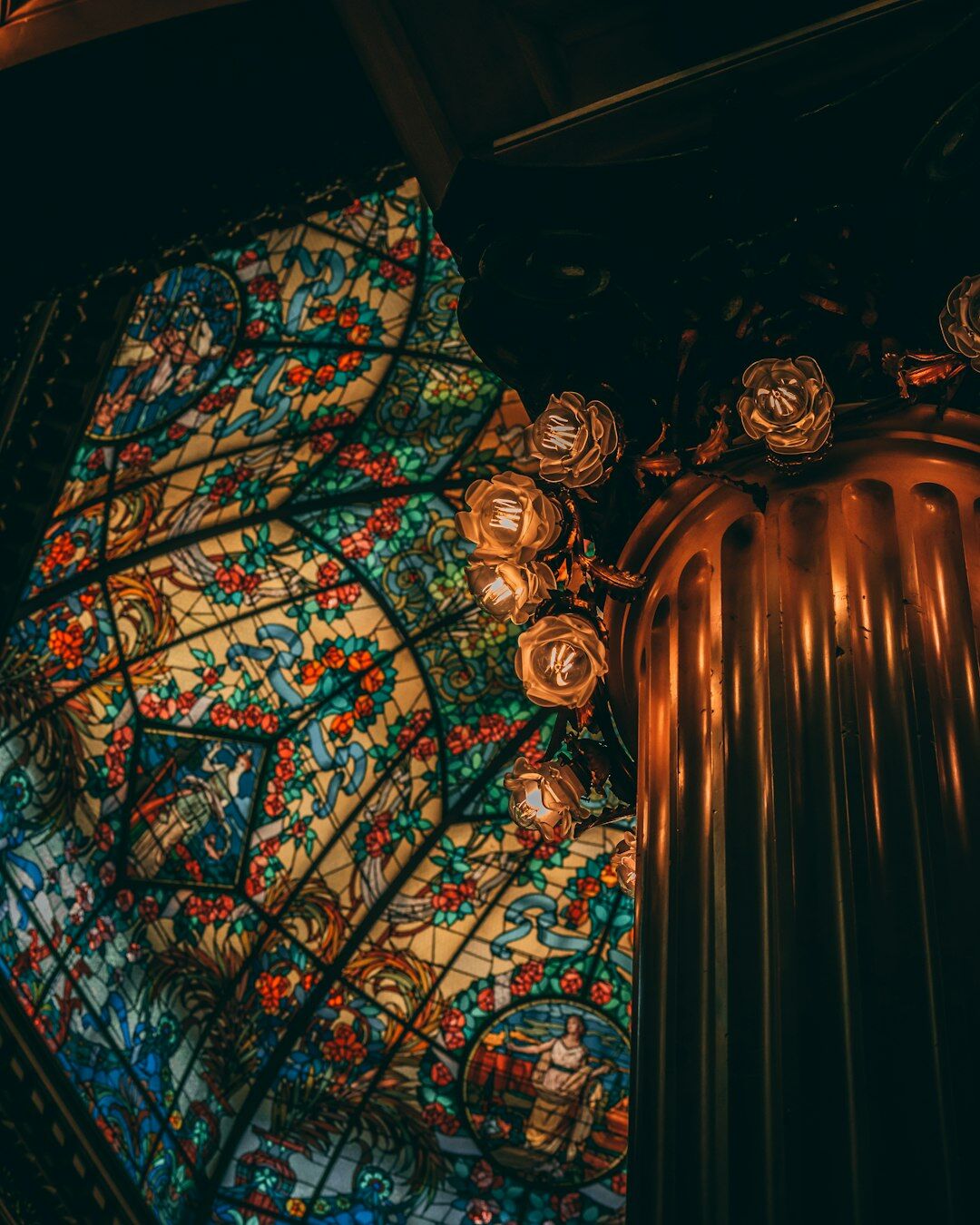 Elegant retro decor from an evening gala event in Buenos Aires
